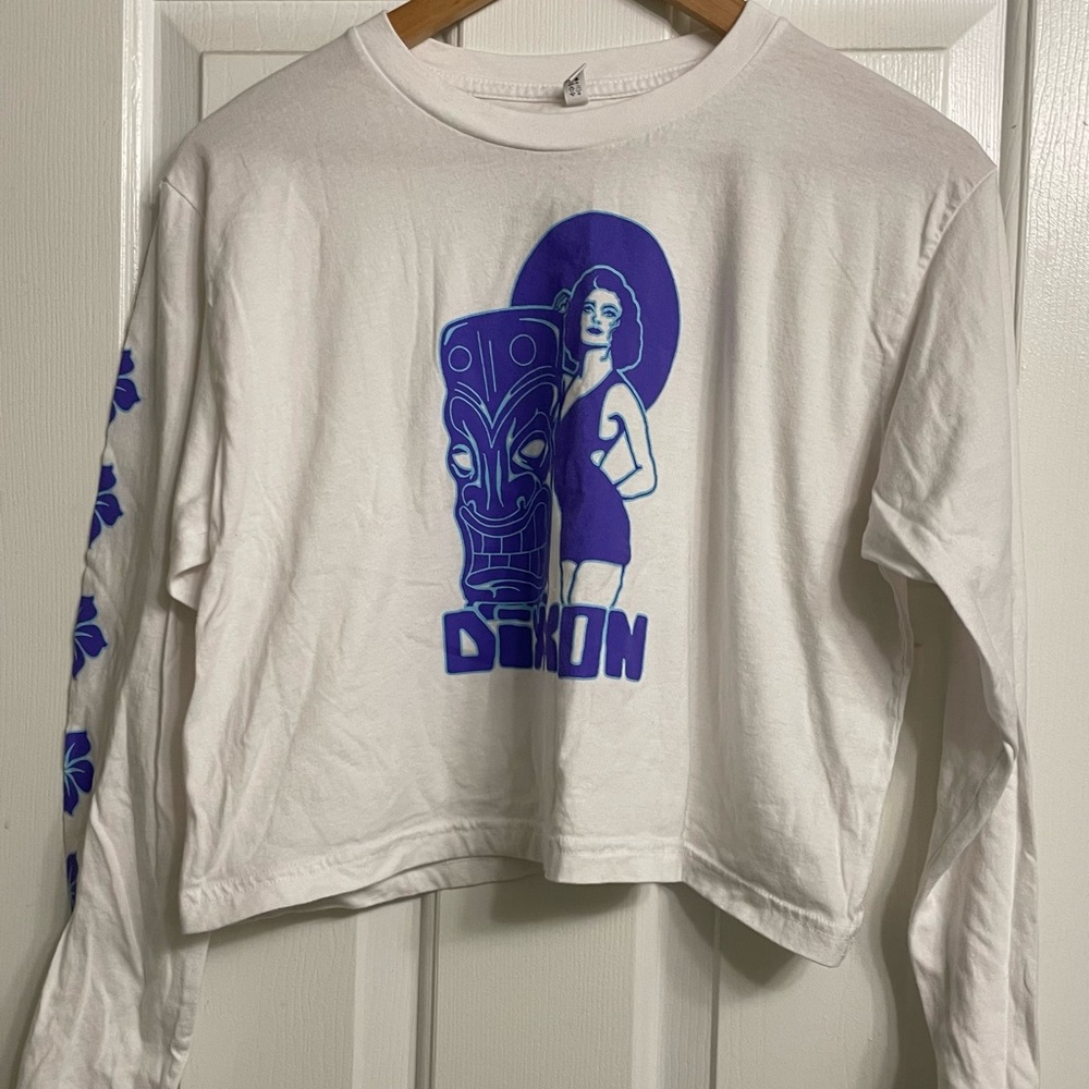 White Long Sleeve Graphic Crop Top